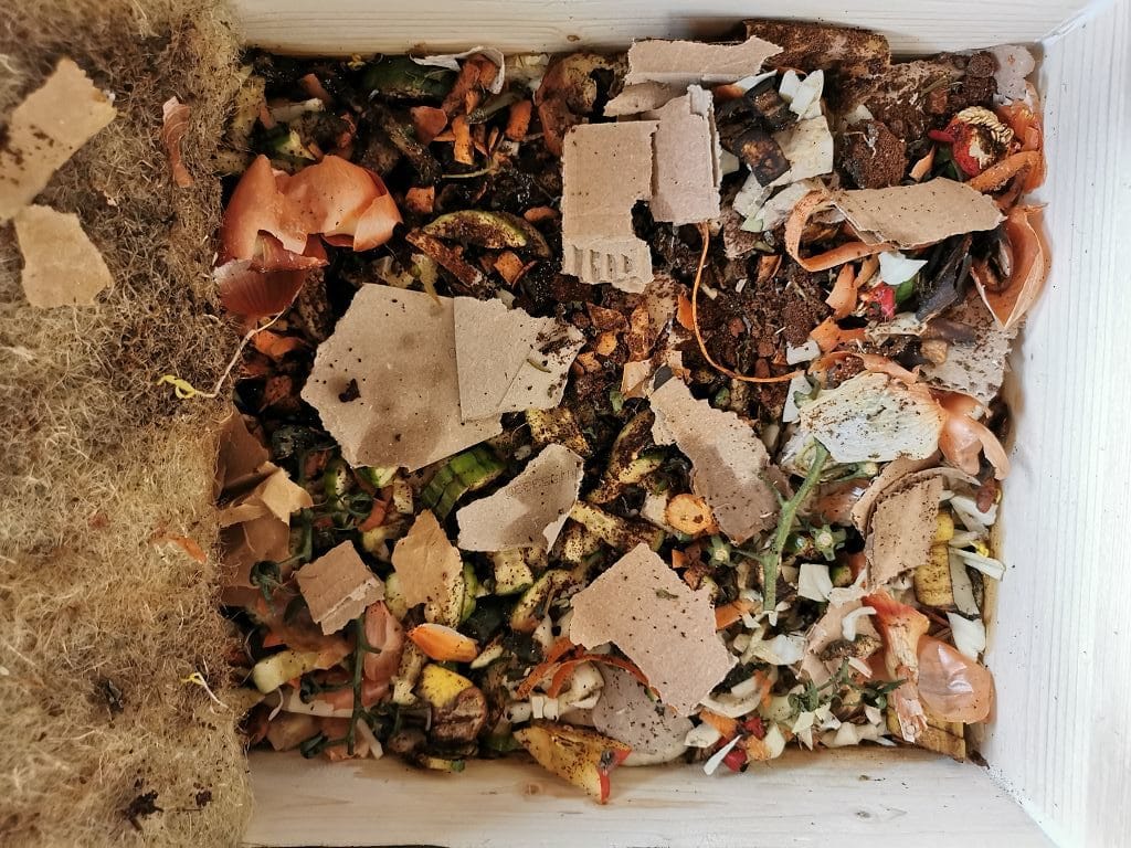 Naturdnger aus Abfall - Die Wurmkiste - Gartenblog Naturgartenideen